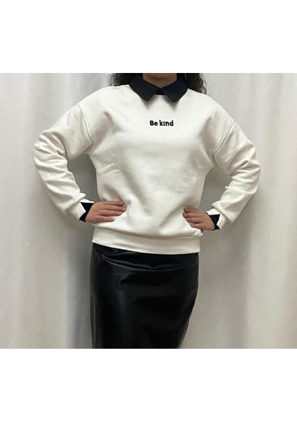 Kadın 3ip Yaka Detay Be Kind Nakışlı Sweat Beyaz modelleri