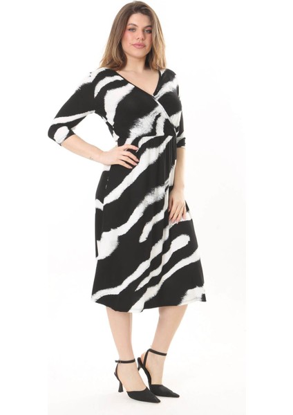 Kadın Siyah Beyaz Zebra Desen Kruvaze Yaka Esnek Bel Büyük Beden Elbise fiyatları