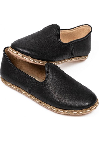 El Işçiliğiyle Özel Tasarlanmış Deri Çarıklar: Geleneksel Yemeni Ayakkabı Işlemeli Zarafet modelleri