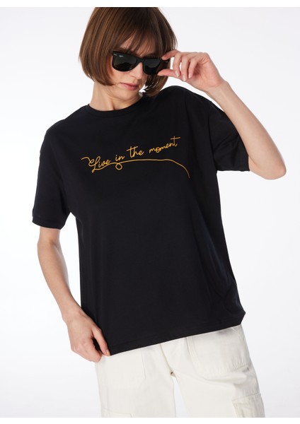 Bisiklet Yaka Baskılı Siyah Kadın T-Shirt F4SL-TST0913
