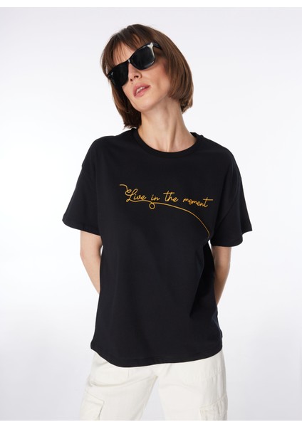 Bisiklet Yaka Baskılı Siyah Kadın T-Shirt F4SL-TST0913 modelleri