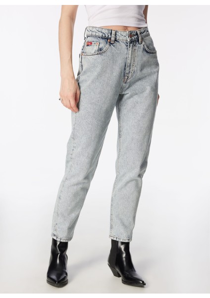 Yüksek Bel Geniş Paça Mom Fit Koyu Lacivert Kadın Denim Pantolon 242 Lcf 121018 Marlyn Lıght Acıd fiyatları