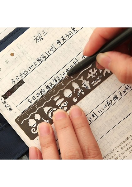 Japon Balığı Tarzı Ölçekli ve Desenli Cetvel Metal Yer Ayracı Şablonlar Boyama Çok Fonksiyonlu Nefis Yer Imleri Beraberlik Simgesi Cetvel Matematik (Yurt Dışından) fırsatları