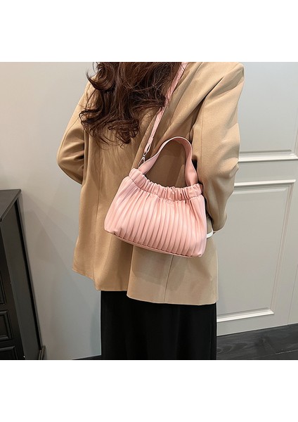 Çantalar 2024 Yeni Stil Moda Ilkbahar ve Yaz Moda Pilili Çanta Kova Küçük Kare Çanta Tek Omuz Crossbody Çanta (Yurt Dışından)