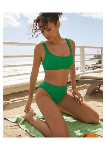Dokulu kumaş çift askılı bikini takım