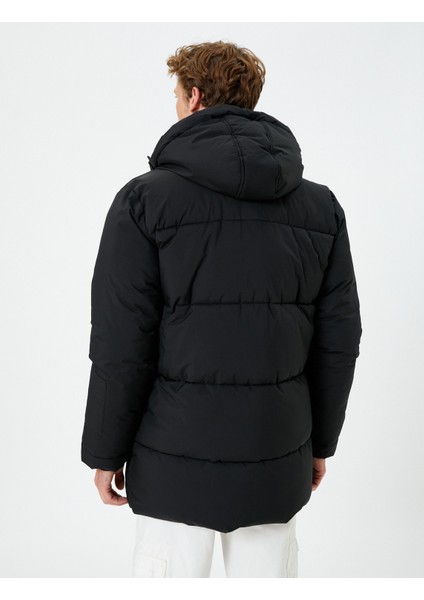 Şişme Mont Kapşonlu Cep Detaylı Fermuarlı Çıtçıt Düğmeli fırsatları