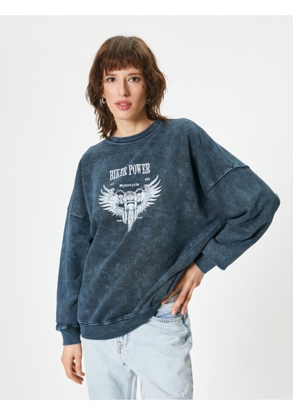 Oversize Sweatshirt Bisiklet Yaka Soluk Efektli Baskılı
