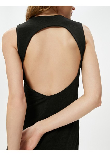 Midi Elbise Halter Yaka Sırtı Pencere Detaylı