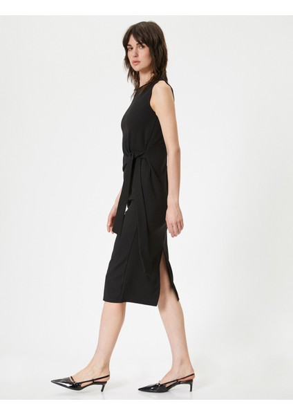 Midi Elbise Kolsuz Bisiklet Yaka Kuşak Detaylı