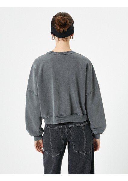 Bisiklet Yaka Sweatshirt Soluk Efektli Standart Kesim fırsatları