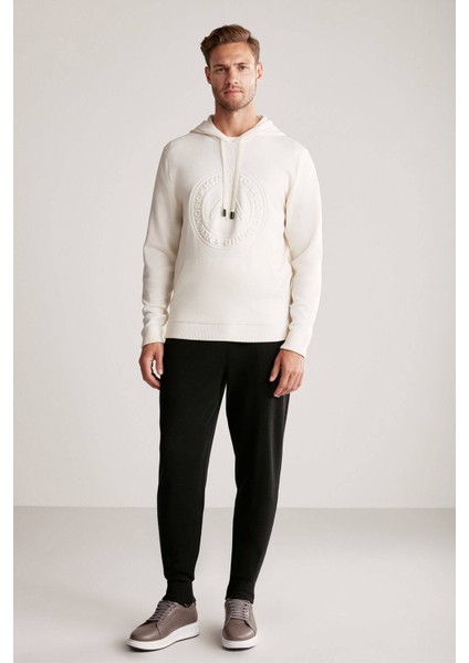 M Logolu Kapüşonlu Kırık Beyaz Hoody fiyatları