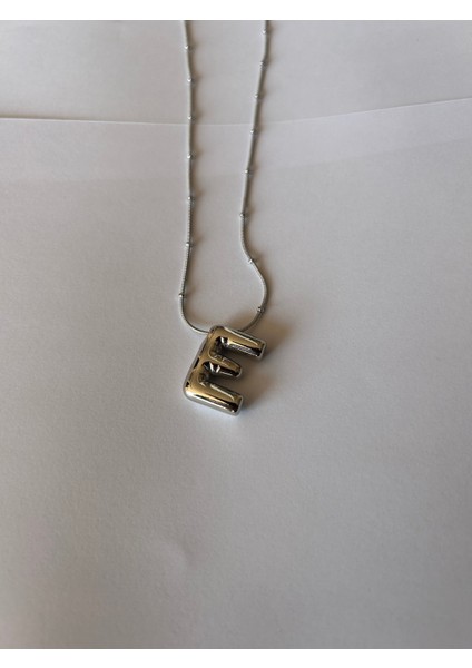 Kadın Çelik Balon E Harf Kolye