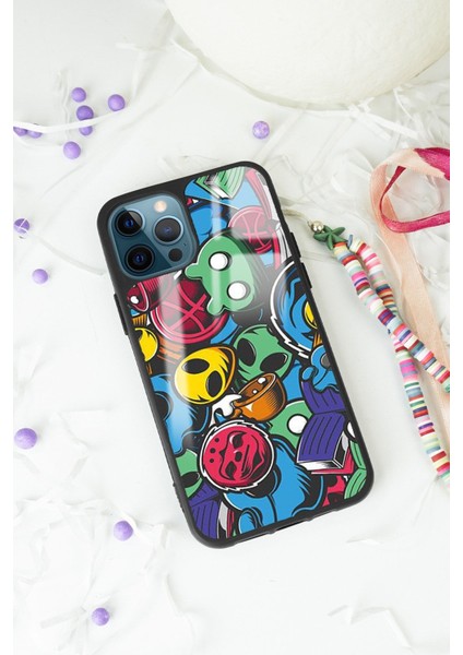 Apple iPhone 11 Pro Retro Ufo Tasarımlı Glossy Telefon Kılıfı