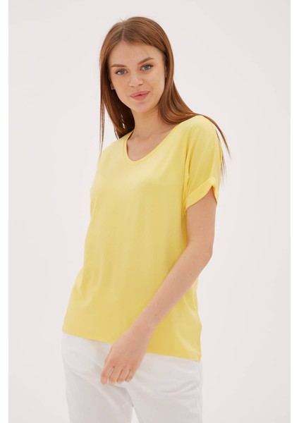 Regular Fit V Yaka Örme T Shirt Kadın T Shirt 24Y0541K1 fiyatları