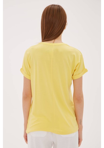 Regular Fit V Yaka Örme T Shirt Kadın T Shirt 24Y0541K1 indirimleri
