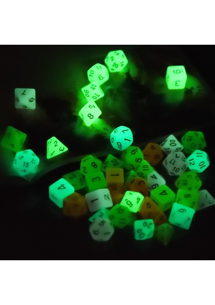 Mor A Stili Glow In The Dark 7-Die Çokyüzlü Zar Seti D4 D6 D8 D10 D% D12 D20 Için Masa Oyunları Rpg Dnd (Yurt Dışından)