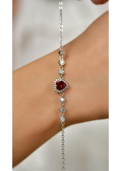 Yakut Taşlı Rodyum Kalp Anturaj Gümüş Bileklik fiyatları