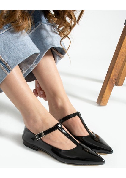 Kadın Tokalı Sivri Burun Babet Ayakkabı TS1166
