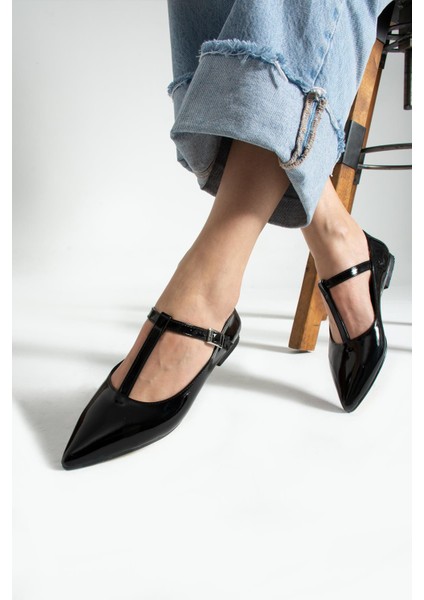 Kadın Tokalı Sivri Burun Babet Ayakkabı TS1166 fiyatları