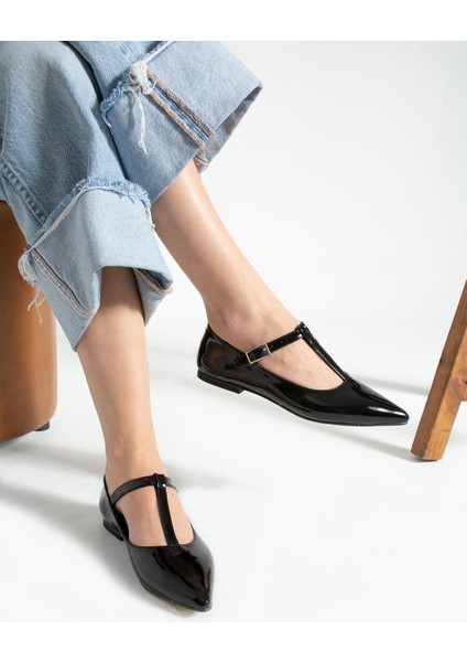 Kadın Tokalı Sivri Burun Babet Ayakkabı TS1166 modelleri