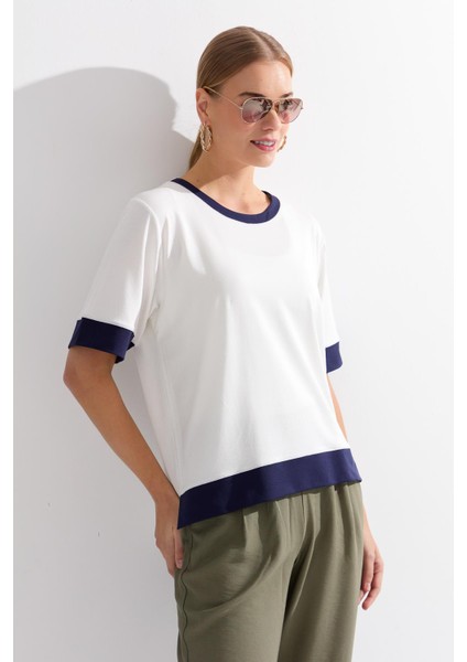 Kadın Sıfır Yaka Önü Kısa Penye T-Shirt Kemik