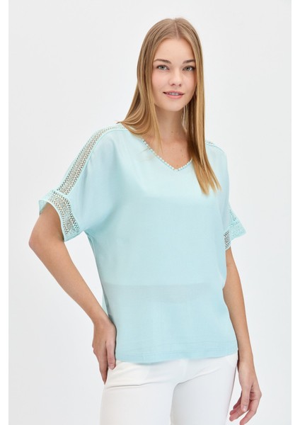 Kadın V Yaka Omzu Kol Ucu Dantelli T-Shirt Mint indirimleri