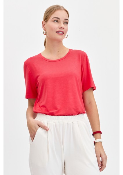 Kadın Sıfır Yaka Flamlı Kumaş Penye T-Shirt Mercan indirimleri