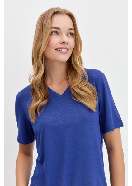 Kadın V Yaka Flamlı Kumaş Basic T-Shirt Indigo indirimleri