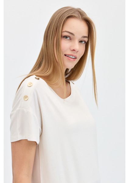 Kadın Sıfır Yaka Omuzları Düğmeli T-Shirt Ekru modelleri