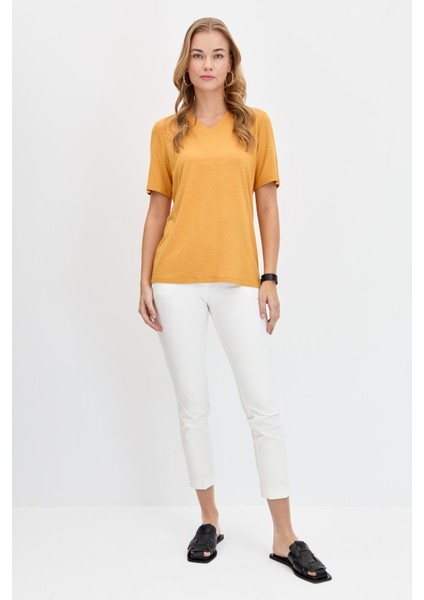 Kadın V Yaka Flamlı Kumaş Basic T-Shirt Hardal fiyatları
