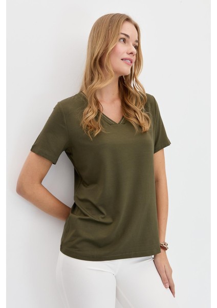 Kadın V Yaka Yakası Simli T-Shirt Haki