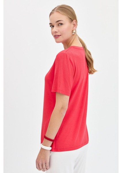 Kadın Sıfır Yaka Flamlı Kumaş Penye T-Shirt Mercan fırsatları