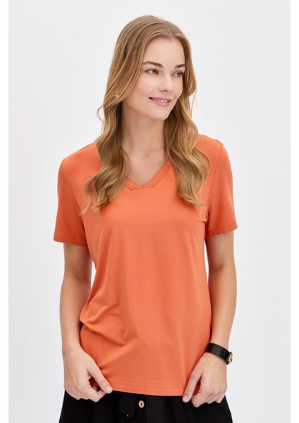 Kadın V Yaka Yakası Simli T-Shirt Kiremit
