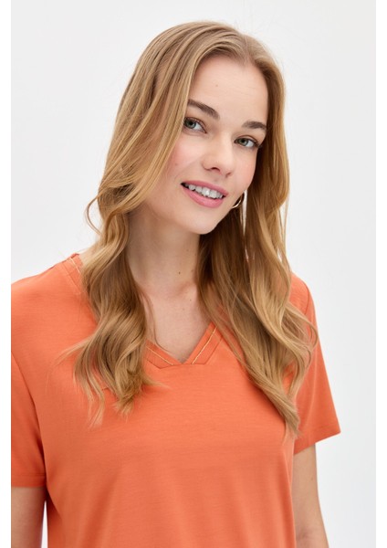 Kadın V Yaka Yakası Simli T-Shirt Kiremit fiyatları