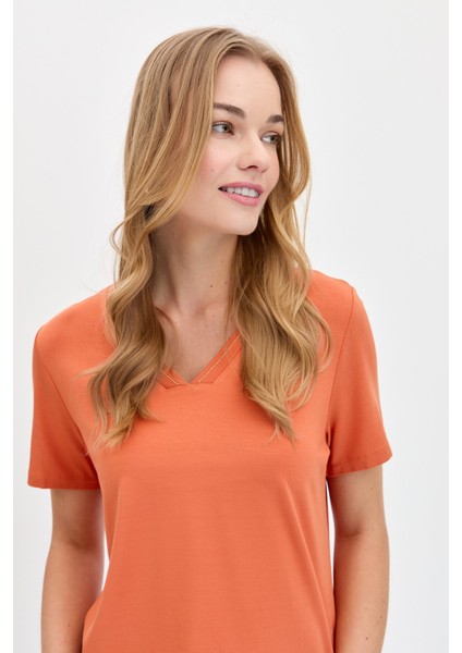 Kadın V Yaka Yakası Simli T-Shirt Kiremit fırsatları