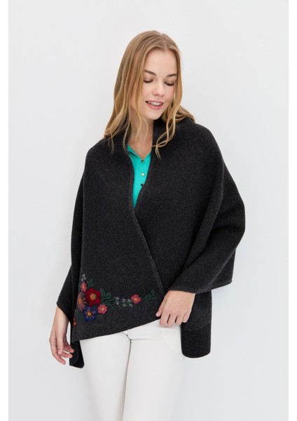 Kadın Çiçek Işlemeli Triko Şal K.füme modelleri