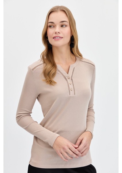 Kadın Omzu ve Yakası Iğne Işli Pamuklu Bluz Vizon fiyatları