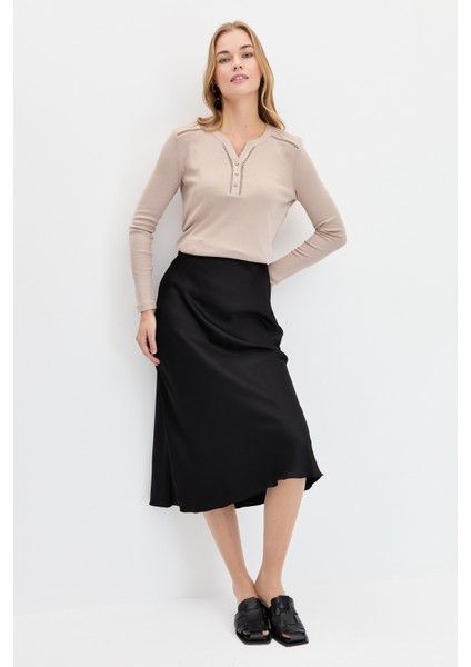 Kadın Omzu ve Yakası Iğne Işli Pamuklu Bluz Vizon modelleri