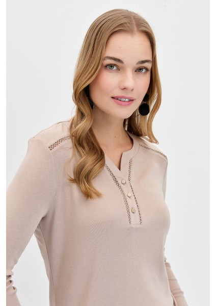 Kadın Omzu ve Yakası Iğne Işli Pamuklu Bluz Vizon indirimleri