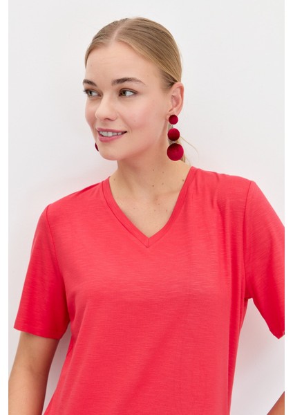 Kadın V Yaka Flamlı Kumaş Basic T-Shirt Mercan