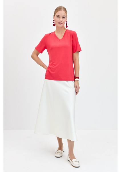 Kadın V Yaka Flamlı Kumaş Basic T-Shirt Mercan