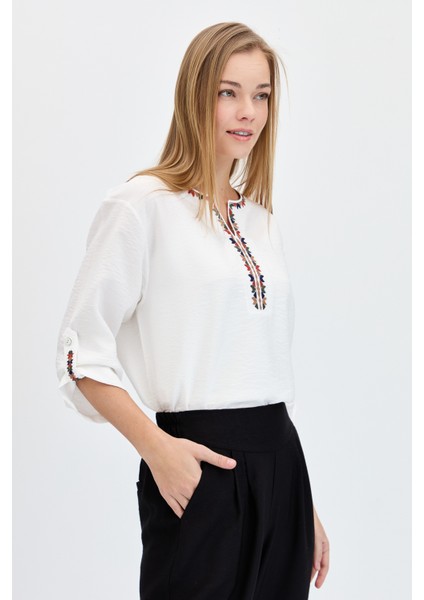 Kadın Açma Yaka Yakası Etnik Nakışlı Gömlek Ekru fırsatları