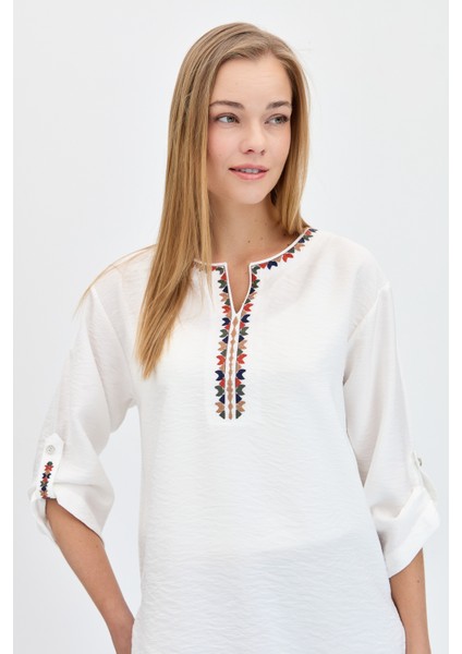 Kadın Açma Yaka Yakası Etnik Nakışlı Gömlek Ekru indirimleri