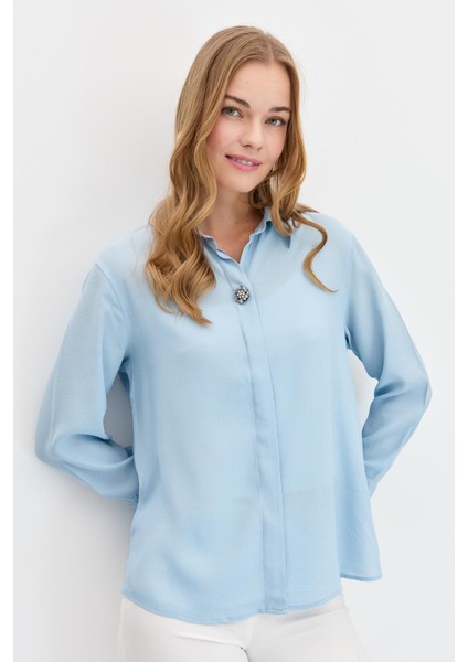 Kadın Önü Broşlu Maroken Gömlek B.mavi