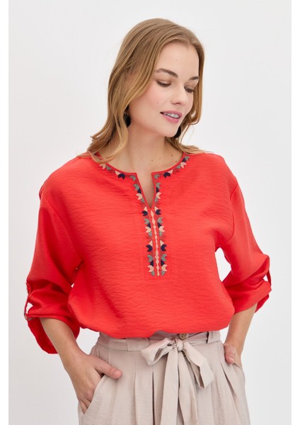 Kadın Açma Yaka Yakası Etnik Nakışlı Gömlek Mercan