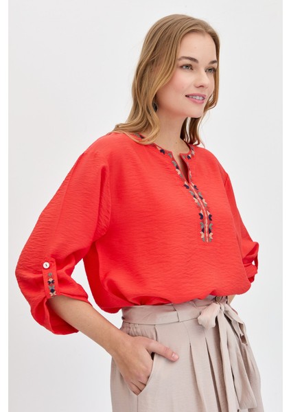 Kadın Açma Yaka Yakası Etnik Nakışlı Gömlek Mercan fiyatları