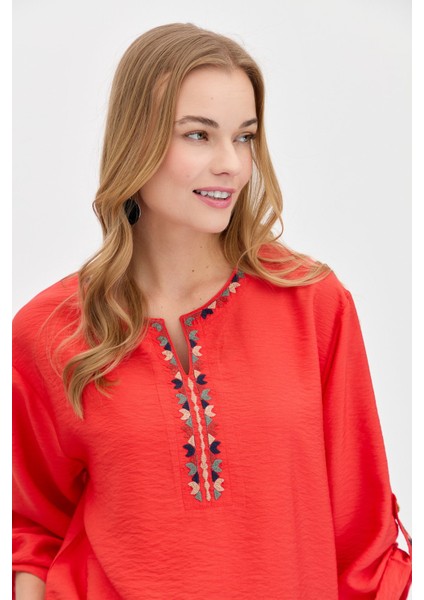 Kadın Açma Yaka Yakası Etnik Nakışlı Gömlek Mercan fırsatları