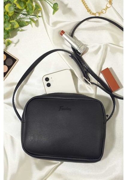 Kadın Orijinal Urban Çapraz Askılı Fermuarlı Ayarlanabilir Askılı Yazlık El Kol ve Omuz Çantası fırsatları