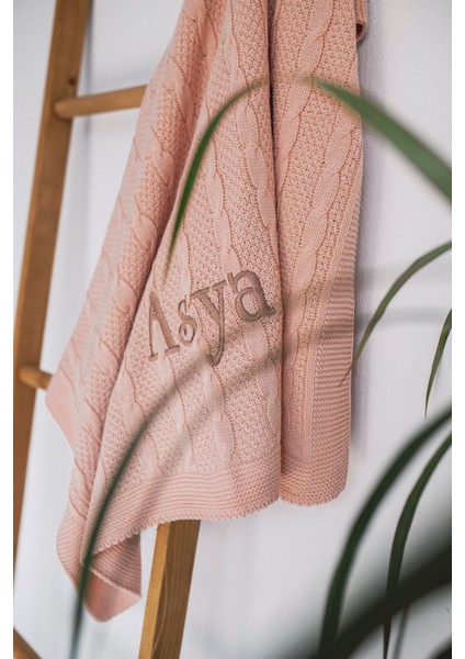 Bebek Battaniyesi Kişiye Özel Isimli Nakışlı Desenli Triko Örgülü Pembe Bebek Hediyesi fiyatları