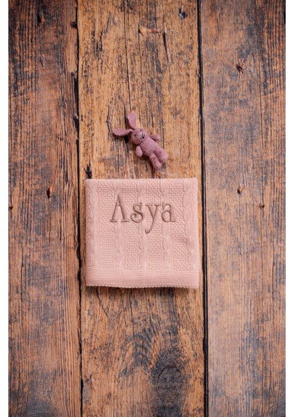 Bebek Battaniyesi Kişiye Özel Isimli Nakışlı Desenli Triko Örgülü Pembe Bebek Hediyesi fırsatları